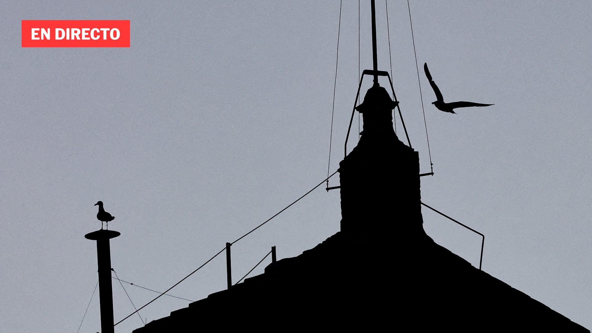 Chimenea del Vaticano en el primer día de cónclave