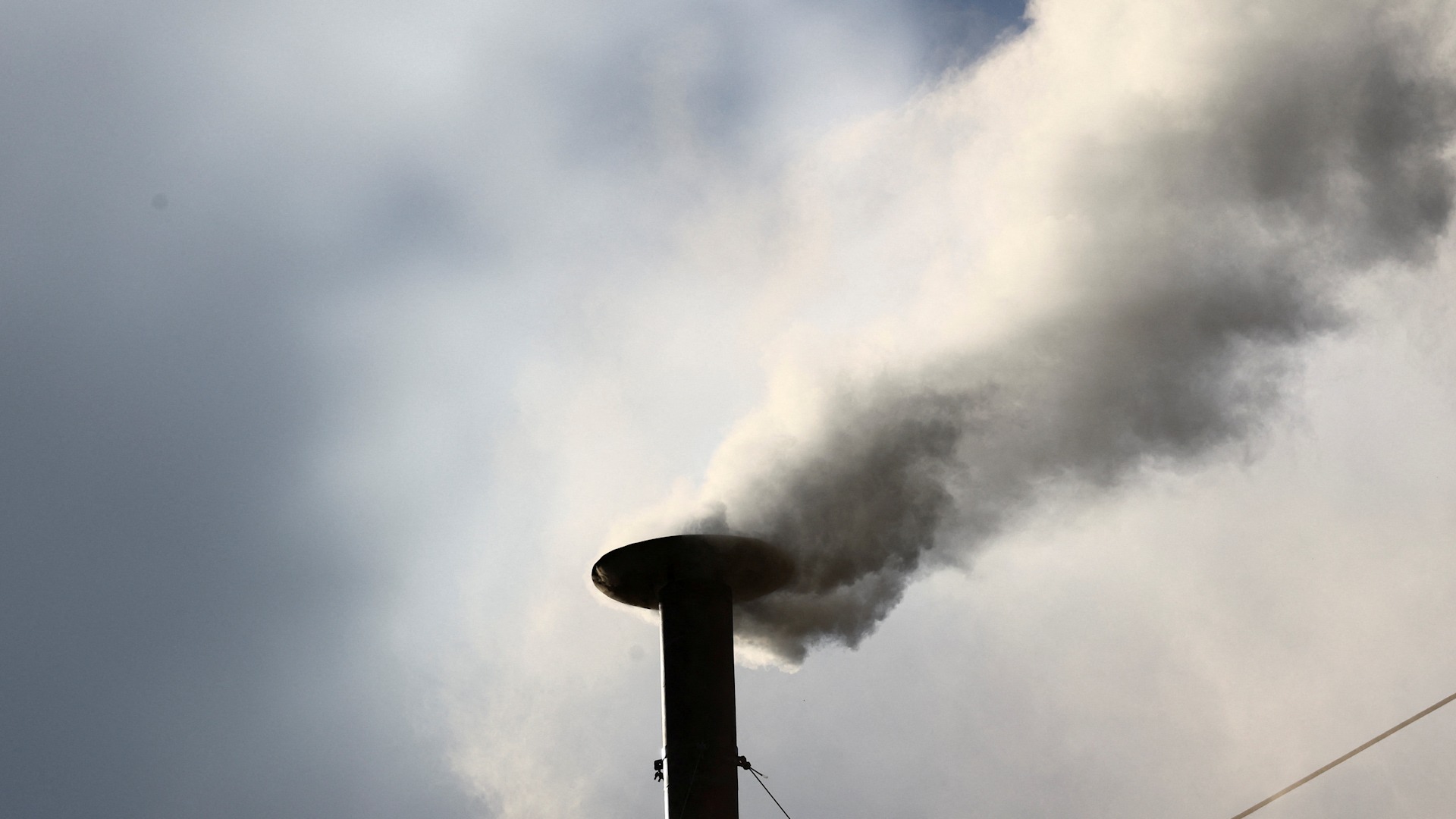 La tercera fumata del cónclave es blanca: ¡hay Papa!