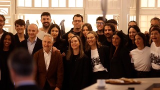 Zara celebra el 50 aniversario de la apertura de su primera tienda