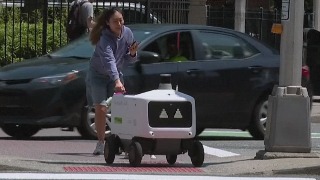 Robots reparten comida en Nueva Jersey