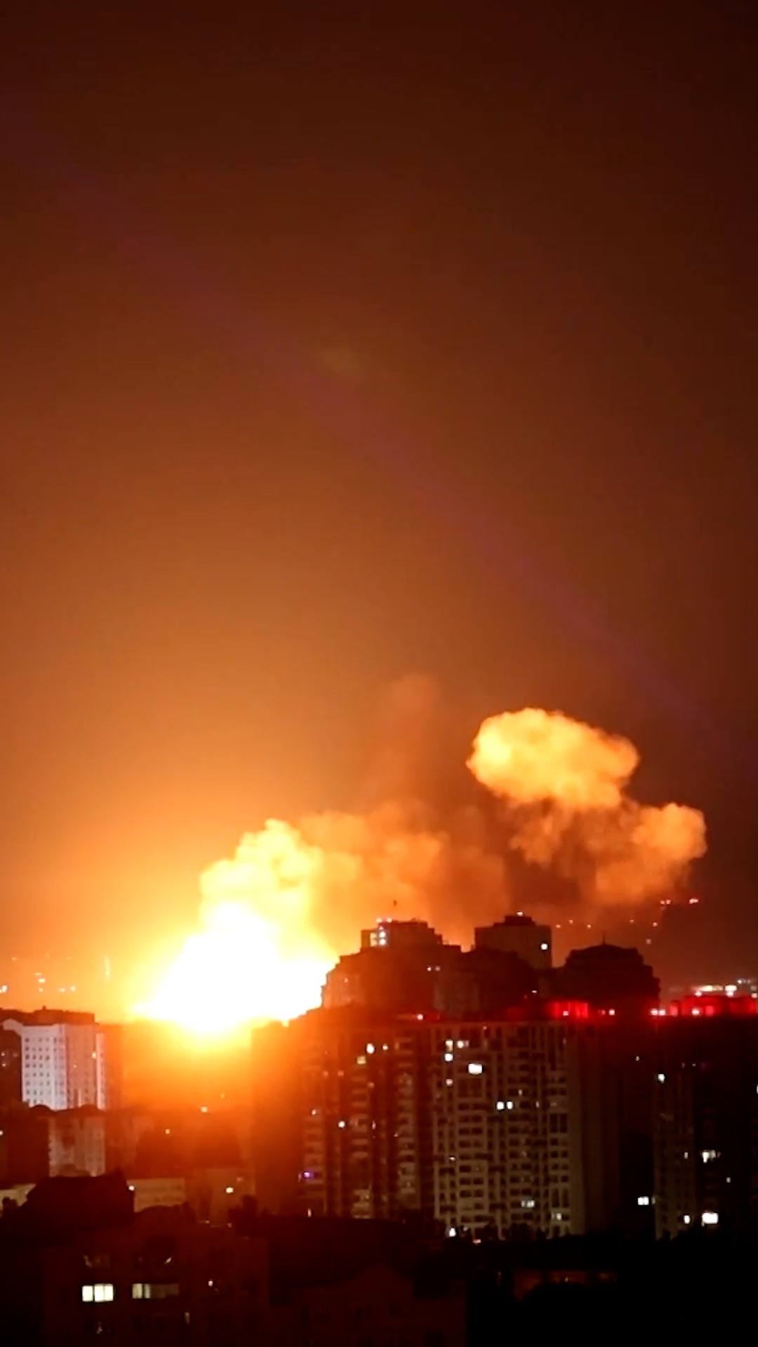 Al menos 14 muertos en uno de los mayores ataques rusos sobre Kiev