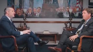 Tucker Carlson confronta a Ted Cruz sobre Irán