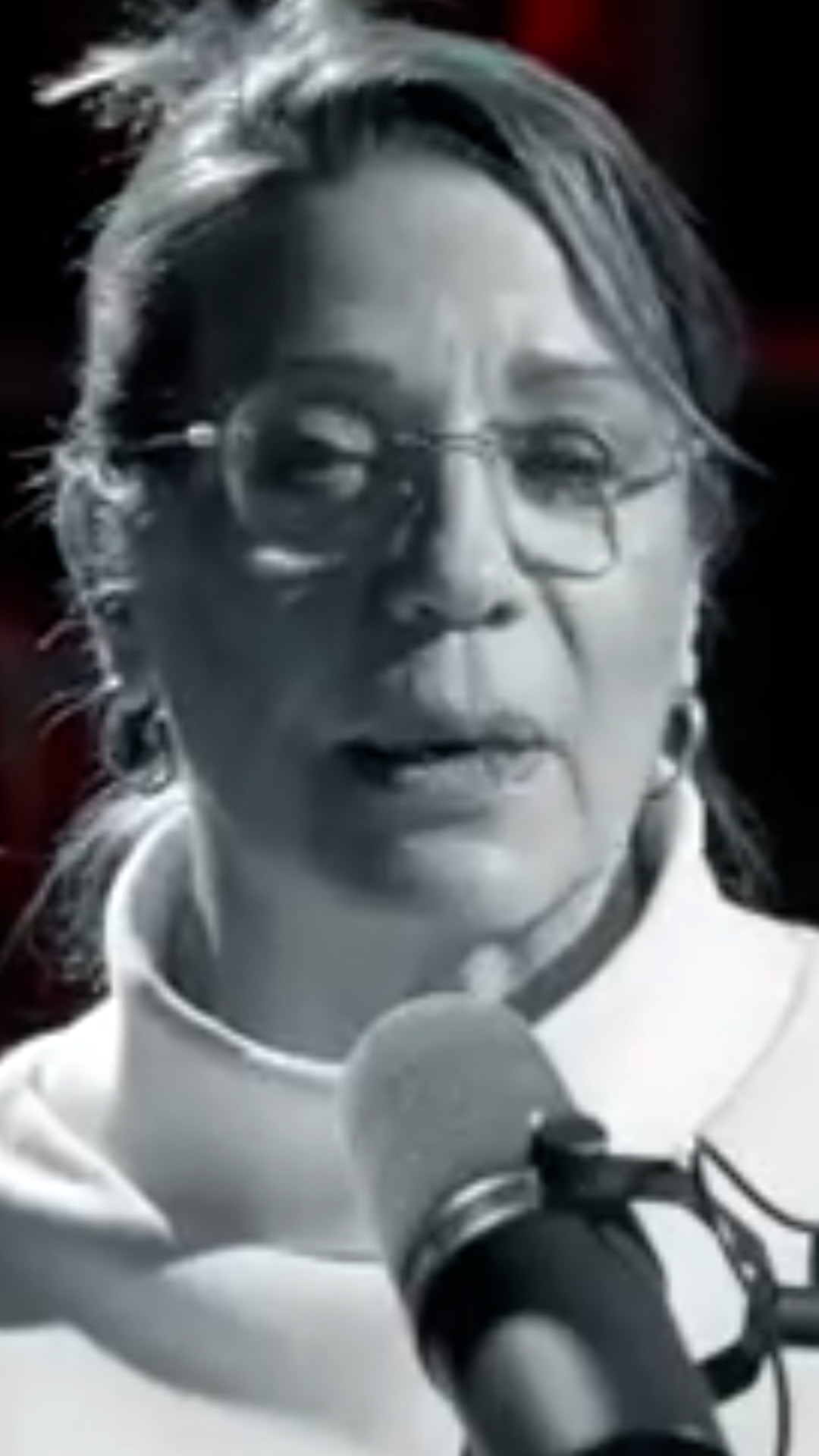 Las tres etapas que resumen la vida para Emma Vilarasau: de correr para todo a mirar hacia dentro