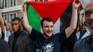 El discurso de Mahmud Khalil tras su liberación de un centro de detención de ICE