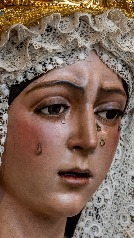 Polémica restauración de la Macarena en Sevilla