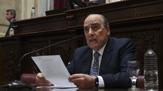 Momento de la comparecencia de Guillermo Francos en el Senado