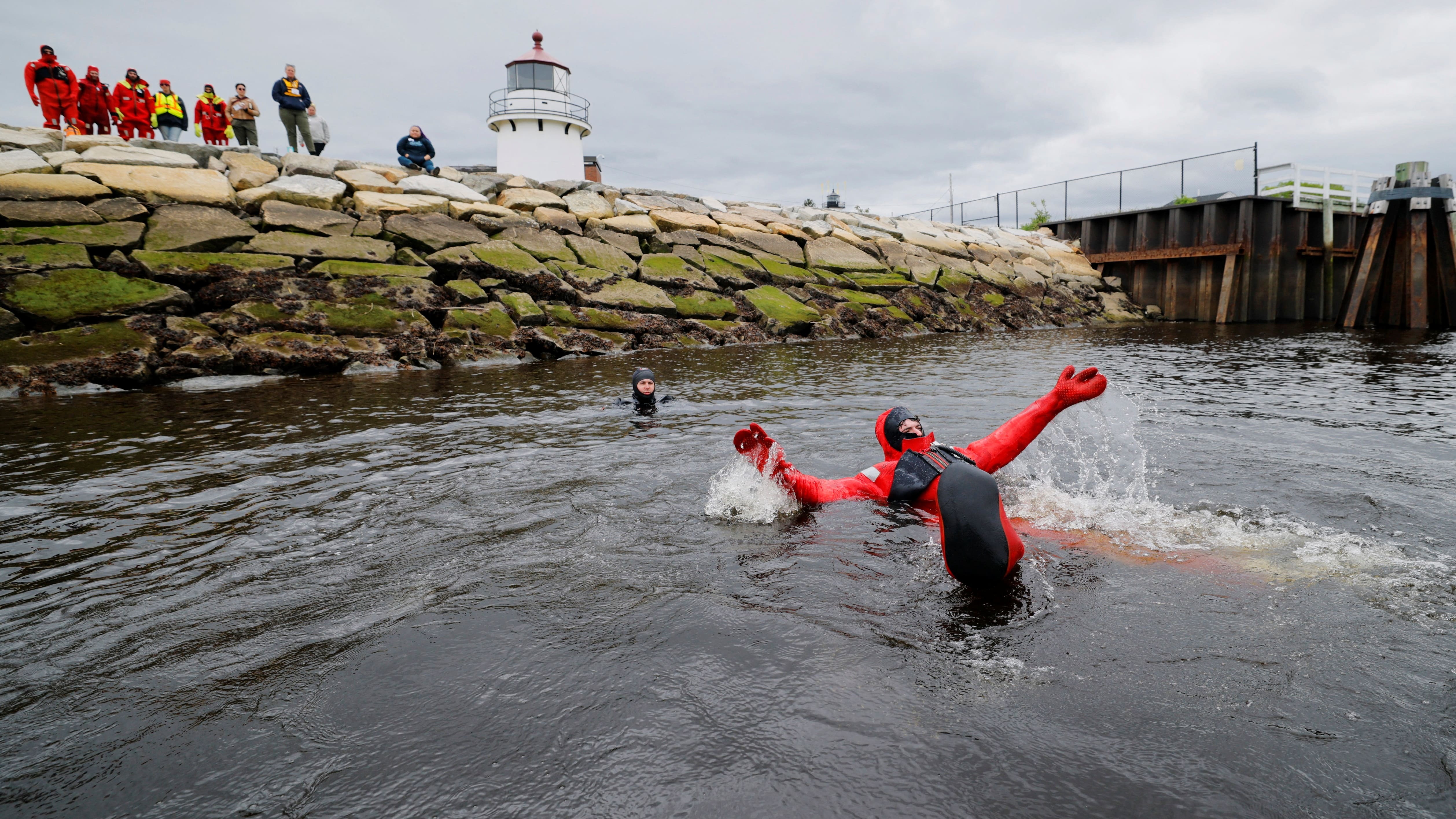 Trabajos de alto riesgo bajo amenaza de recortes de Trump