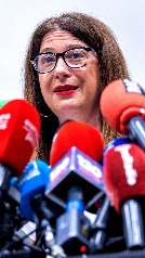 LEIRE DÍEZ anuncia su salida del PSOE: La comparecencia, en dos minutos