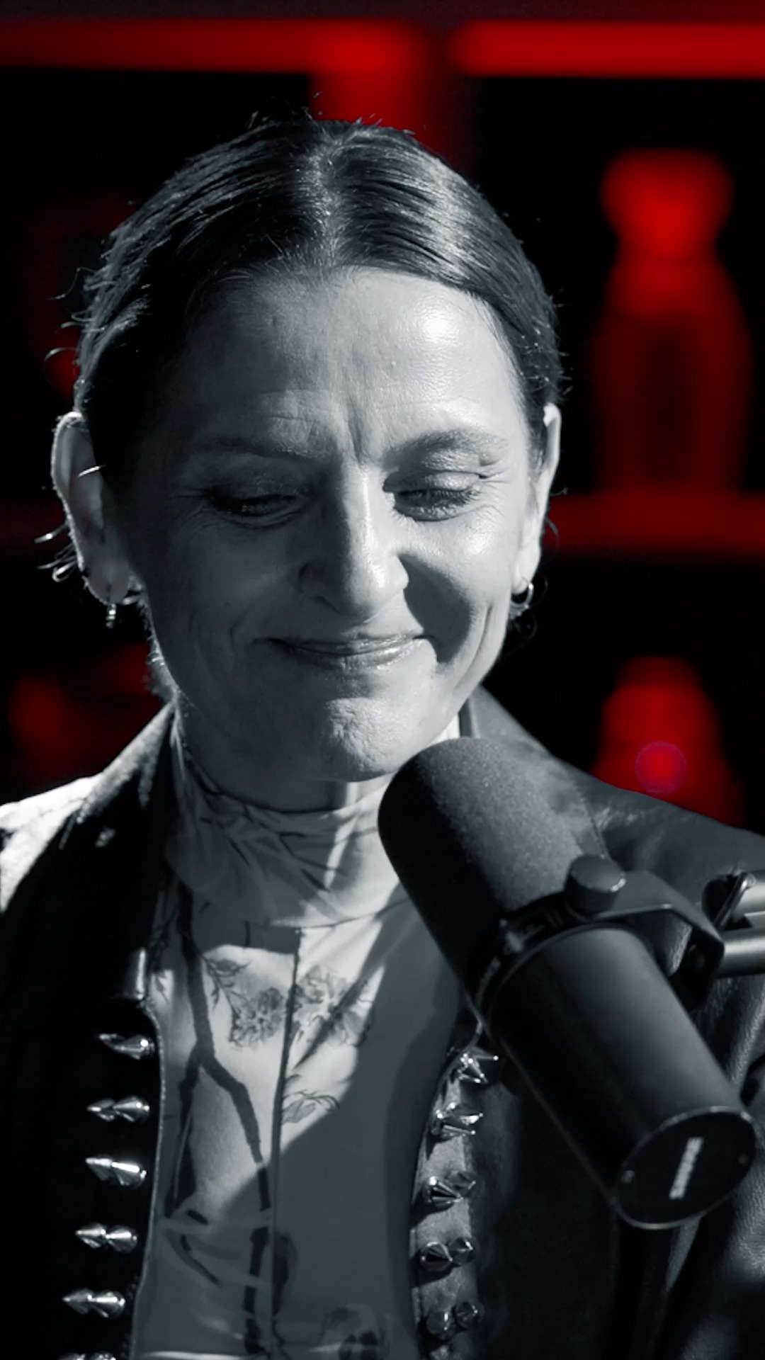 "Las mujeres que me toca interpretar no han ido a terapia": Antonia Zegers defiende la importancia de la salud mental