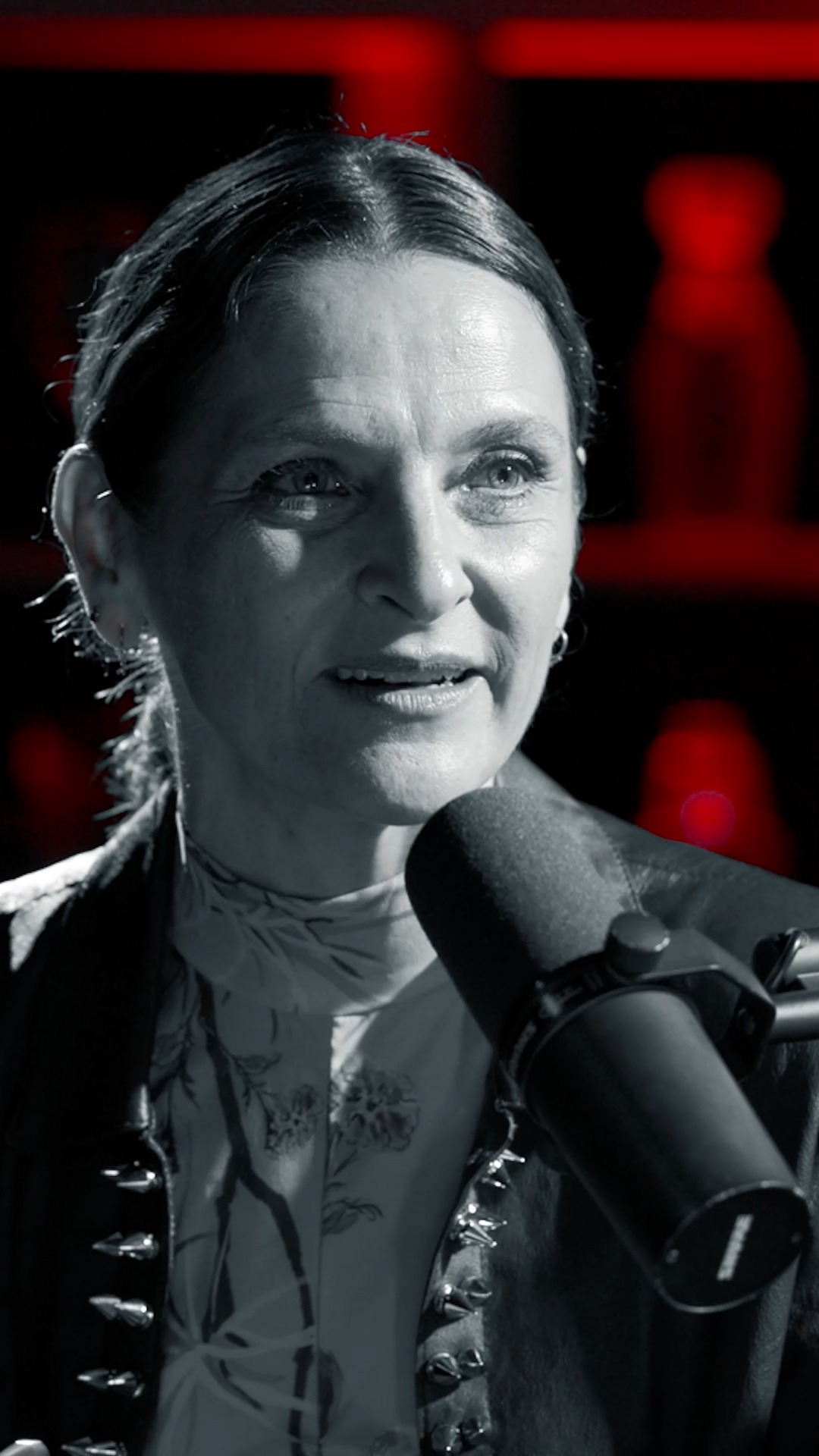 Antonia Zegers: "El amor es la única revolución que puede cambiar hoy en día las cosas"