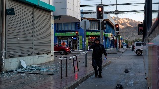 Terremoto sacude transmisión de radio chilena durante entrevista en vivo