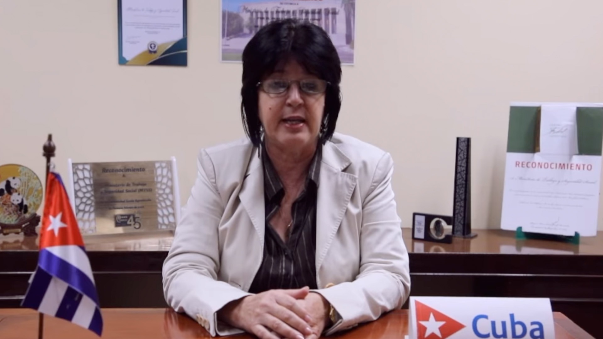 Dimite la ministra cubana de Trabajo tras afirmar que en la isla no hay mendigos