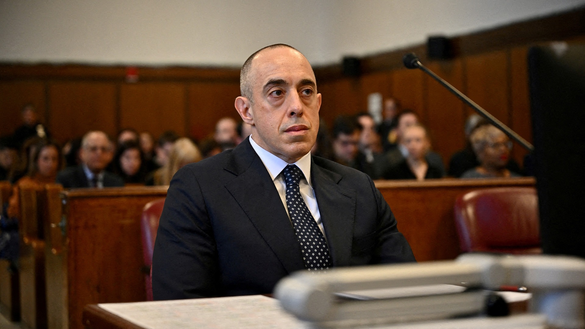 Demócratas abandonan el Comité Judicial del Senado en protesta por la nominación de Emil Bove