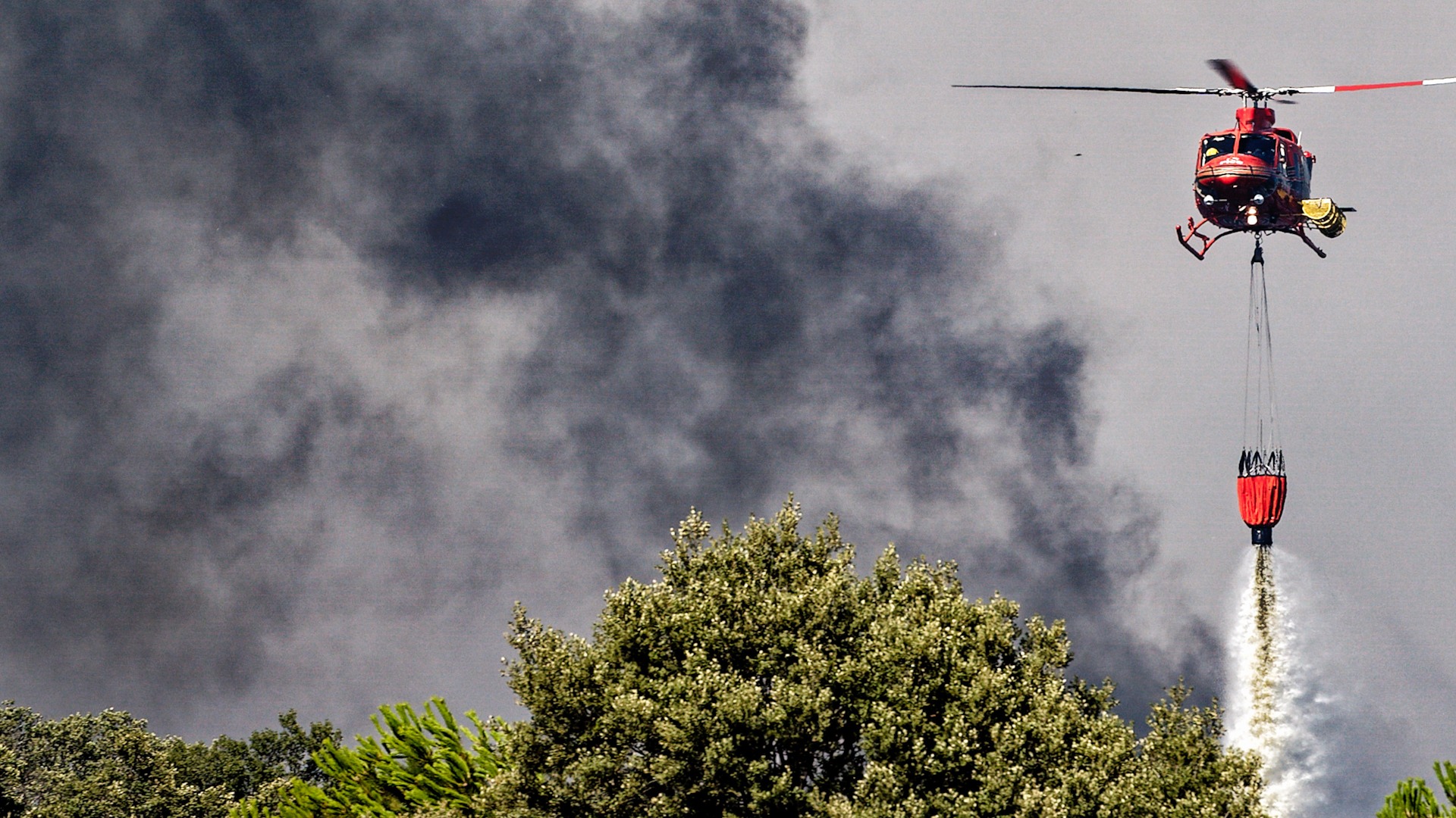 Controlado el incendio en Navaluenga