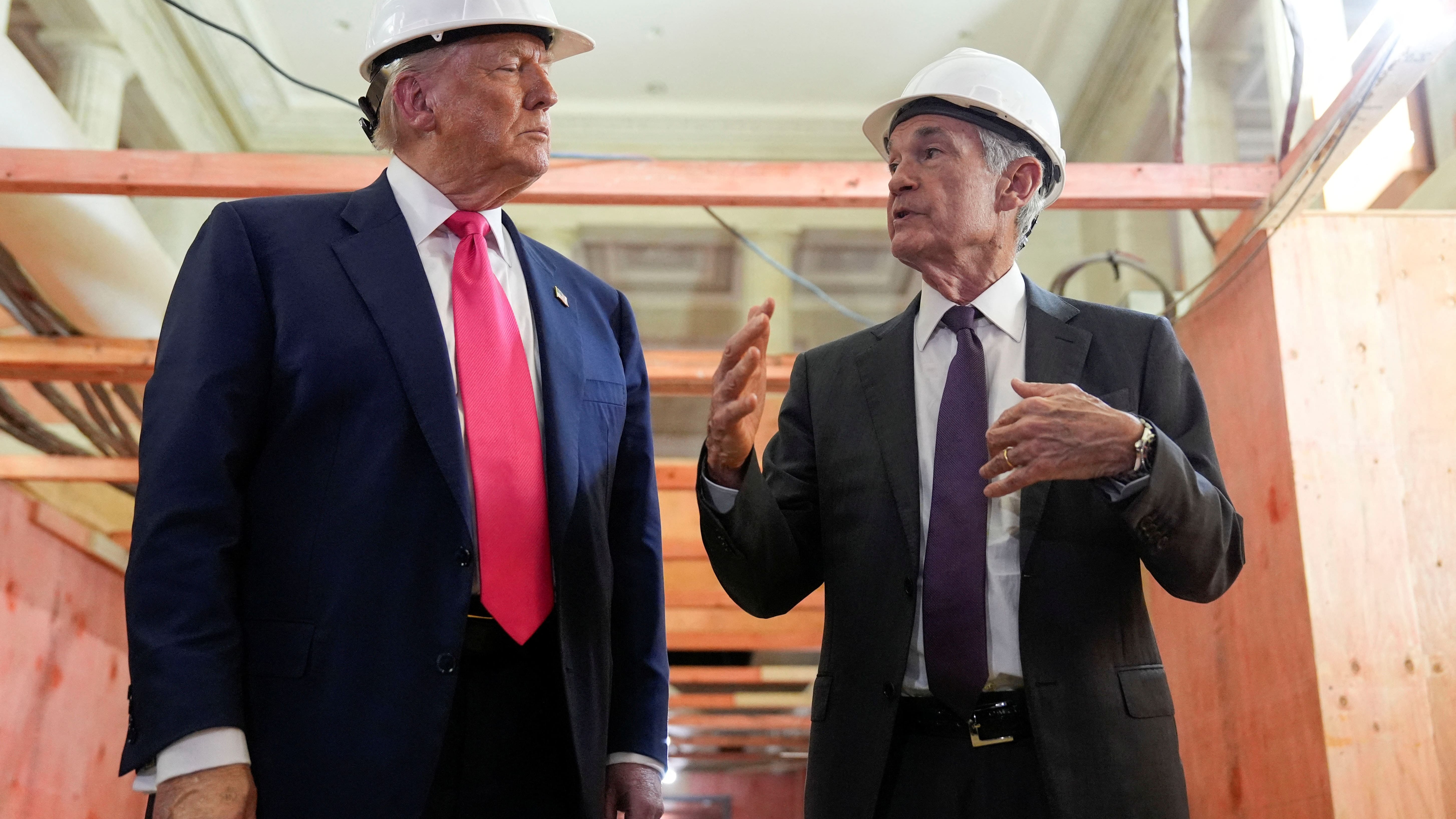 El momento tenso entre Trump y Powell