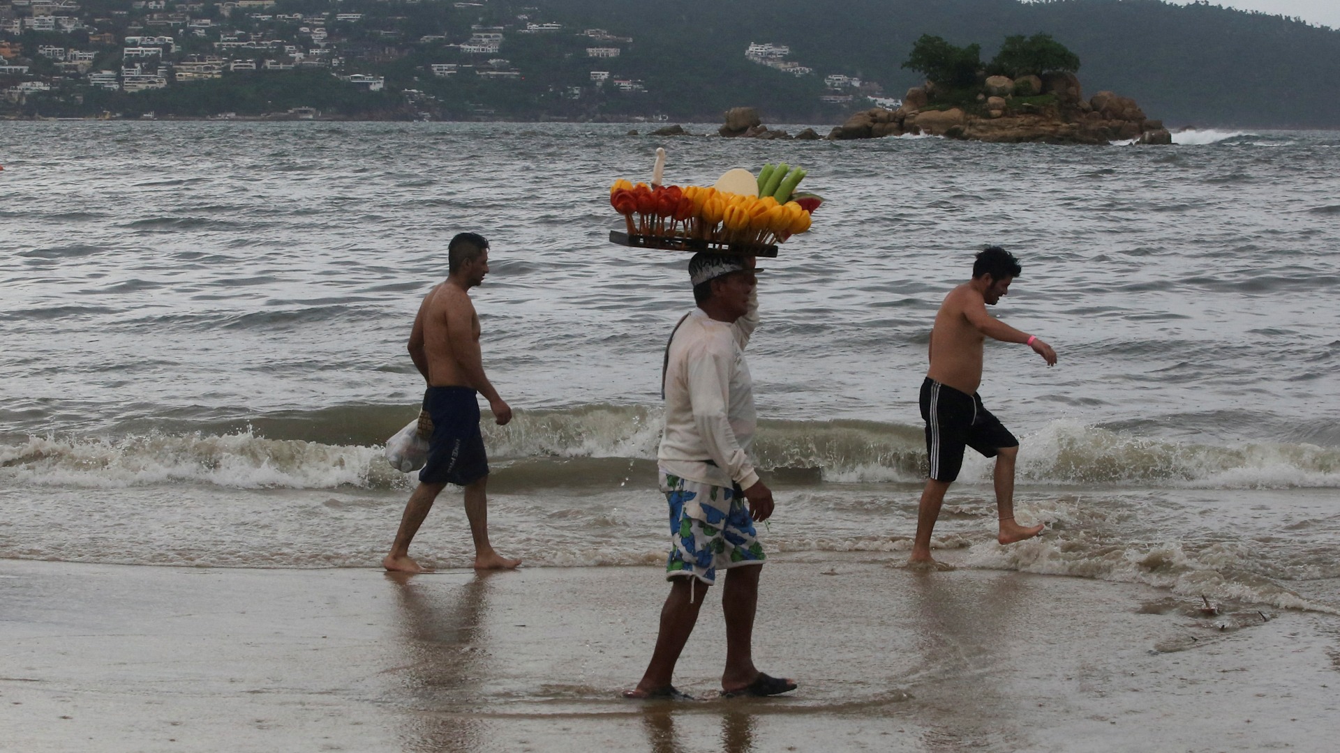 El huracán ‘Flossie’ se debilita a categoría 2