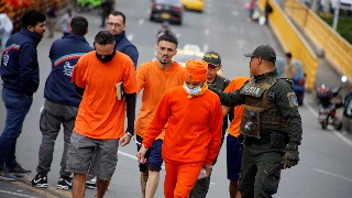 ECUADOR deporta a presos Colombianos