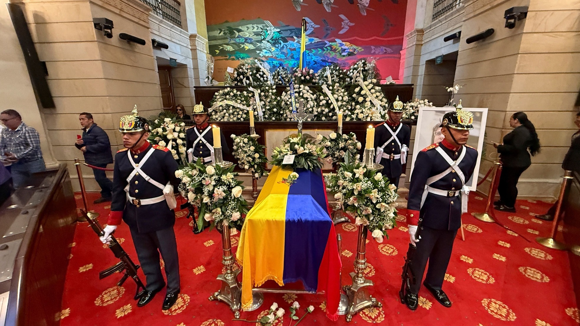 Capilla ardiente de Miguel Uribe