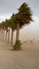Así se vivió el reventón térmico en las playas de Granada