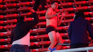 Cancelan partido de futbol en Argentina por violencia entre aficionados