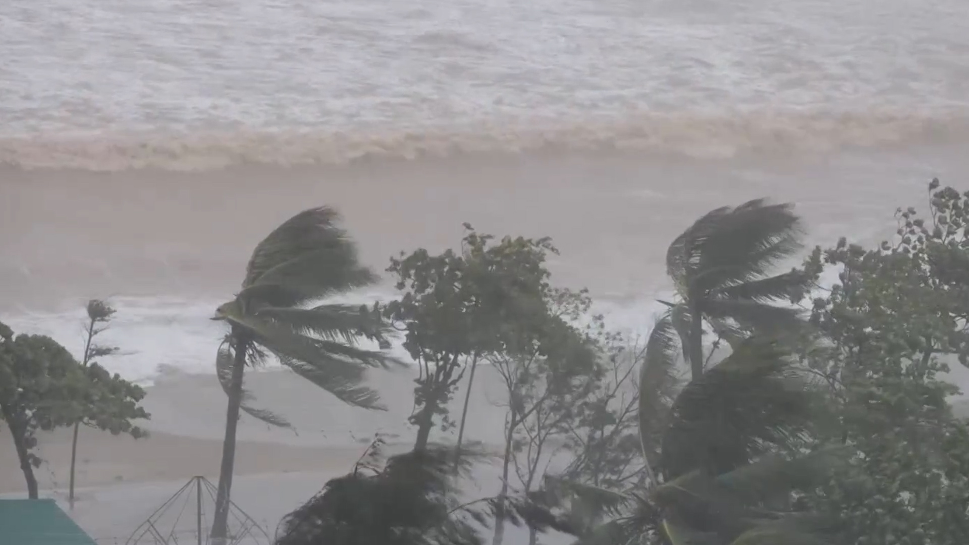 El tifón ‘Kajiki’ anega la isla china de Hainan y pone en “máxima alerta” a Vietnam