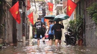 El tifón Kajiki deja al menos tres víctimas mortales y hiere a otras diez