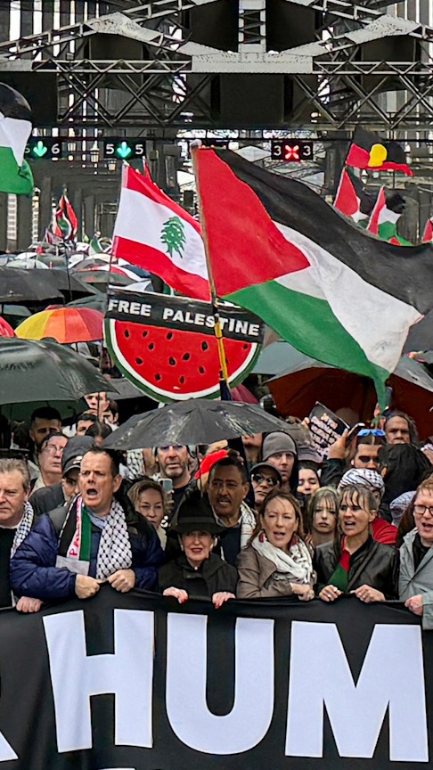 Decenas de miles de personas marchan en Sídney para exigir el fin de la crisis humanitaria