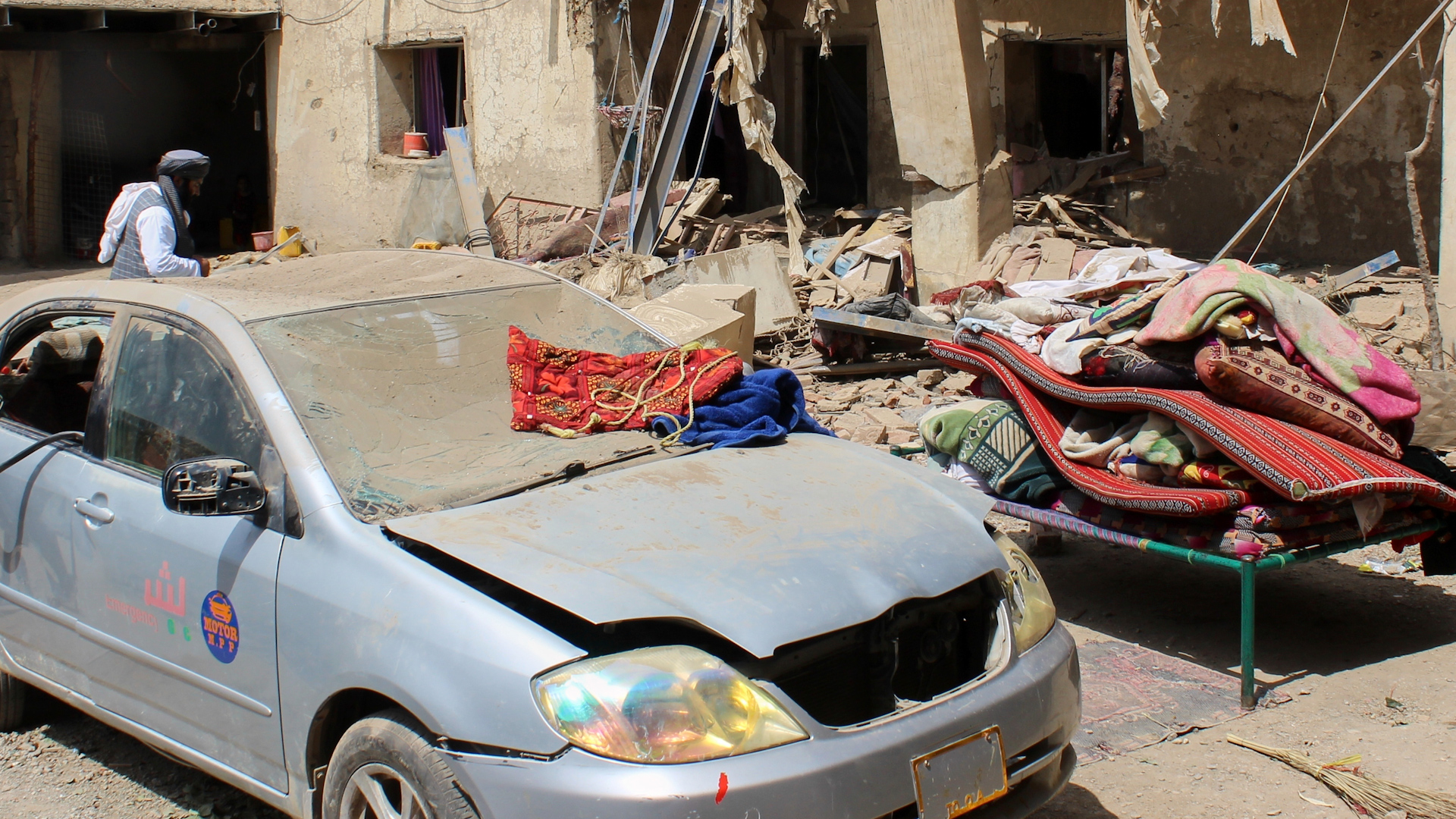Un fuerte terremoto causa cientos de muertos en Afganistán