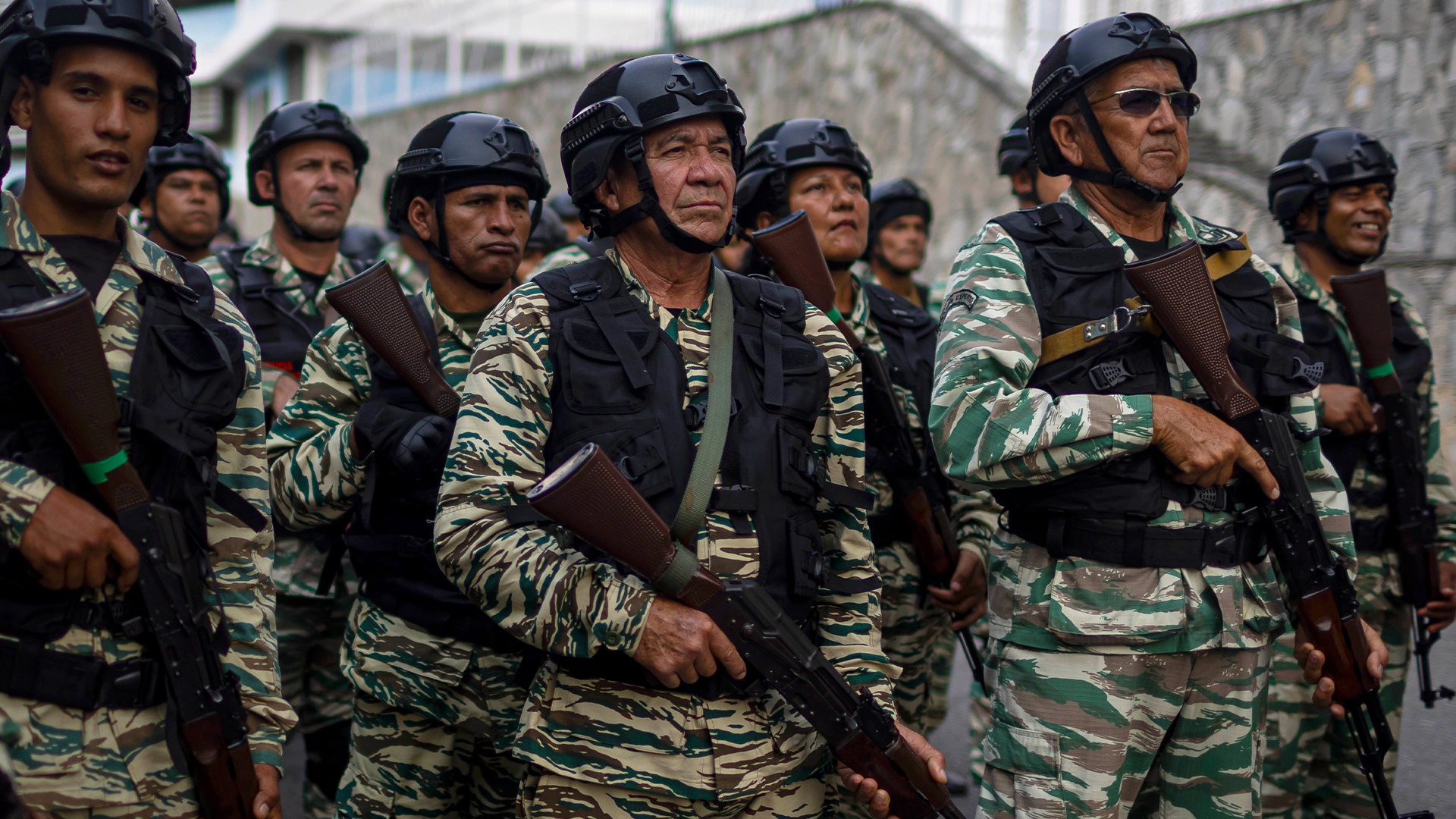 Venezuela anuncia un despliegue militar “defensivo y ofensivo” para proteger su territorio