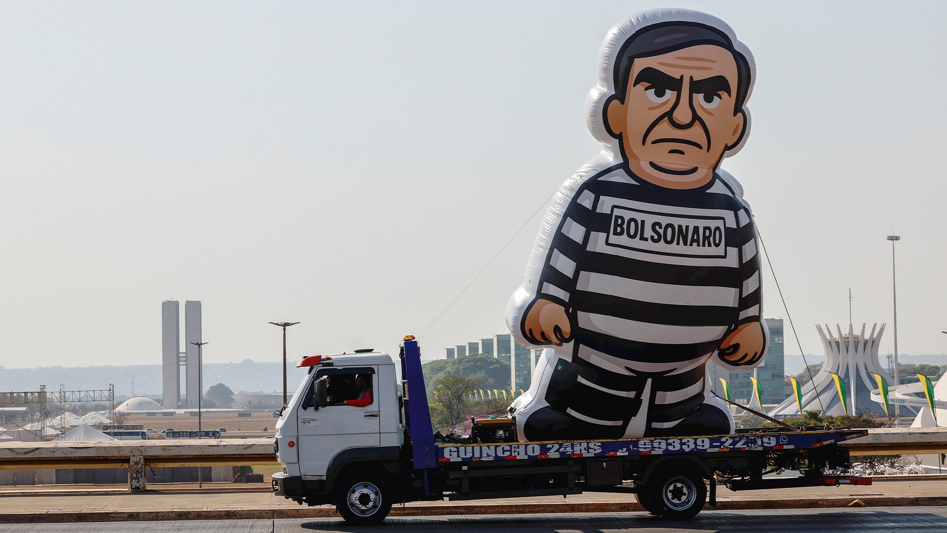 Brasileños celebran condena a Bolsonaro