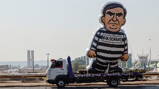 Brasileños celebran condena a Bolsonaro