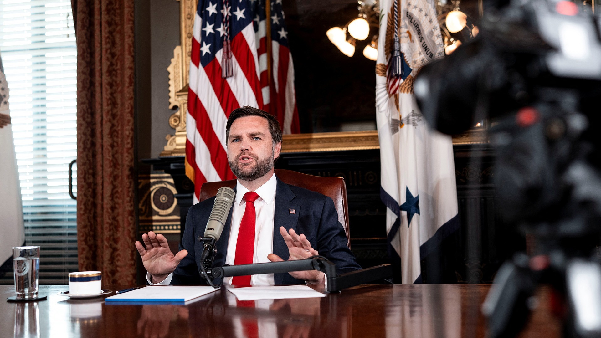 J. D. Vance conduce el pódcast de Charlie Kirk en el que alerta del “movimiento destructivo de la extrema izquierda”