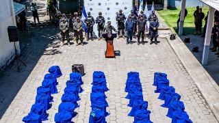 El Salvador incauta 1,4 toneladas de droga en operación en alta mar