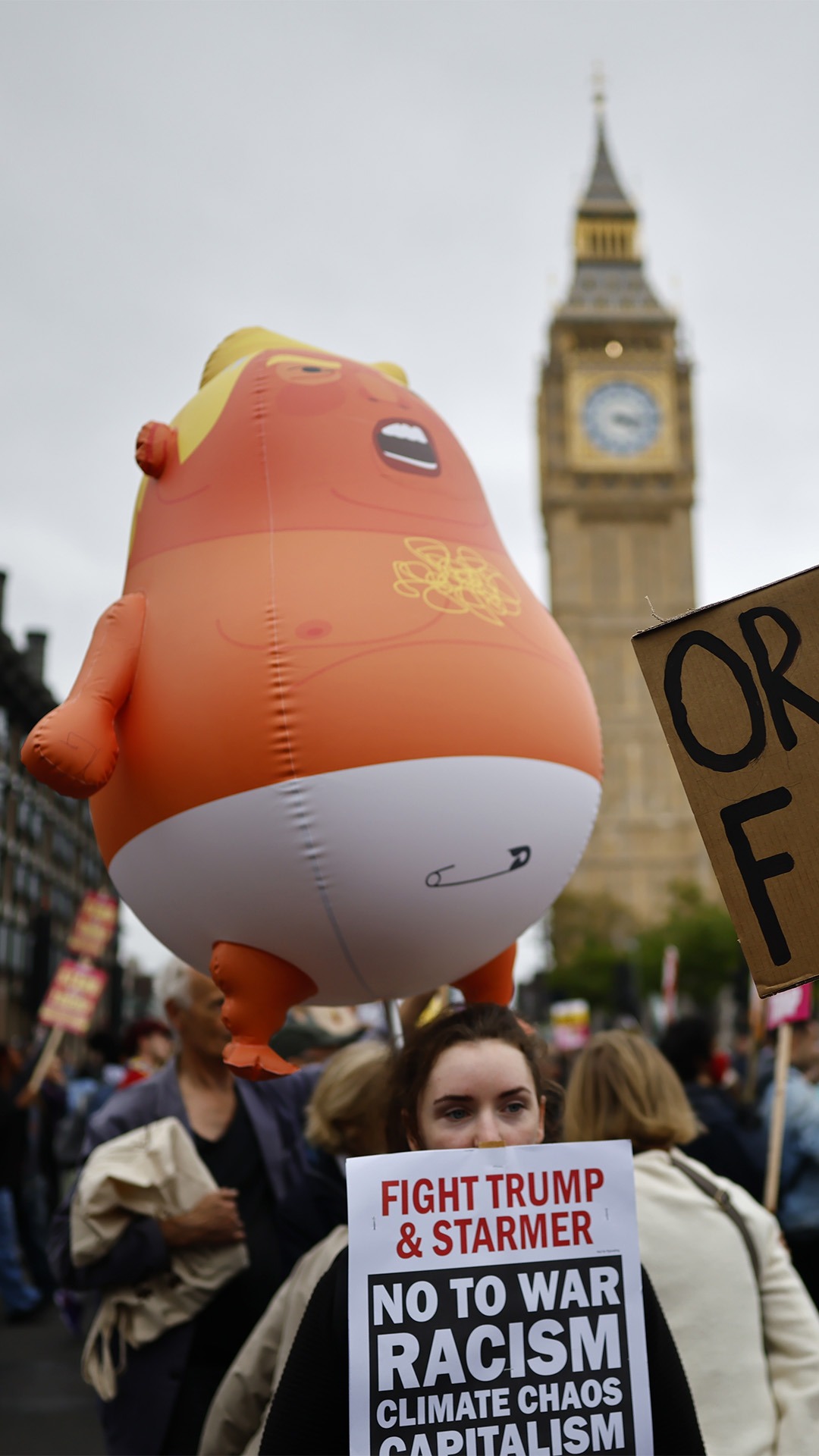 Miles de personas protestan en Londres contra la visita de Donald Trump