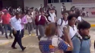 Estudiantes agreden a director de escuela en Altamira