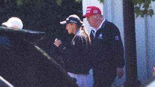 NO USAR Donald Trump reaparece tras rumores sobre su salud