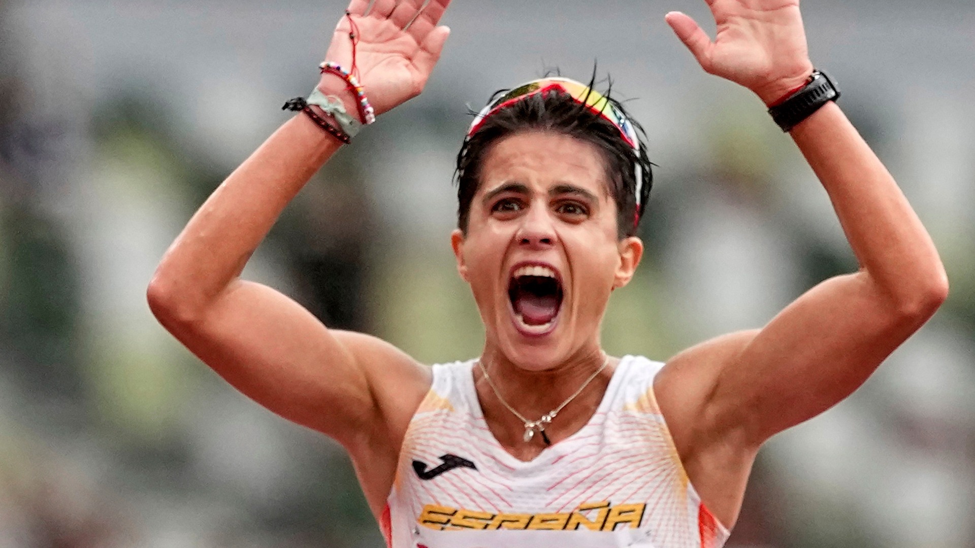 María Pérez se emociona al agradecer la medalla de oro