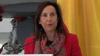 Robles reivindica el derecho a volar libremente por Europa sin interferencias rusas