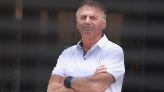 Bolsonaro alega problemas de salud para ausentarse del juicio por golpismo