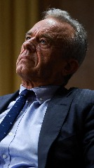 Llaman ignorante a Robert F. Kennedy Jr. durante una audiencia en el Senado