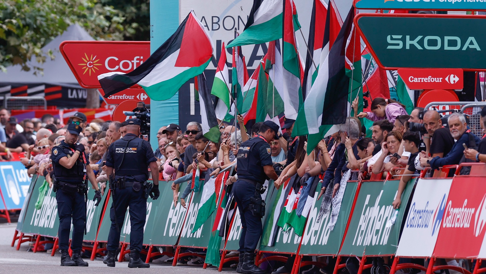 El equipo de Israel se niega a abandonar la Vuelta: "Vamos a seguir en carrera"