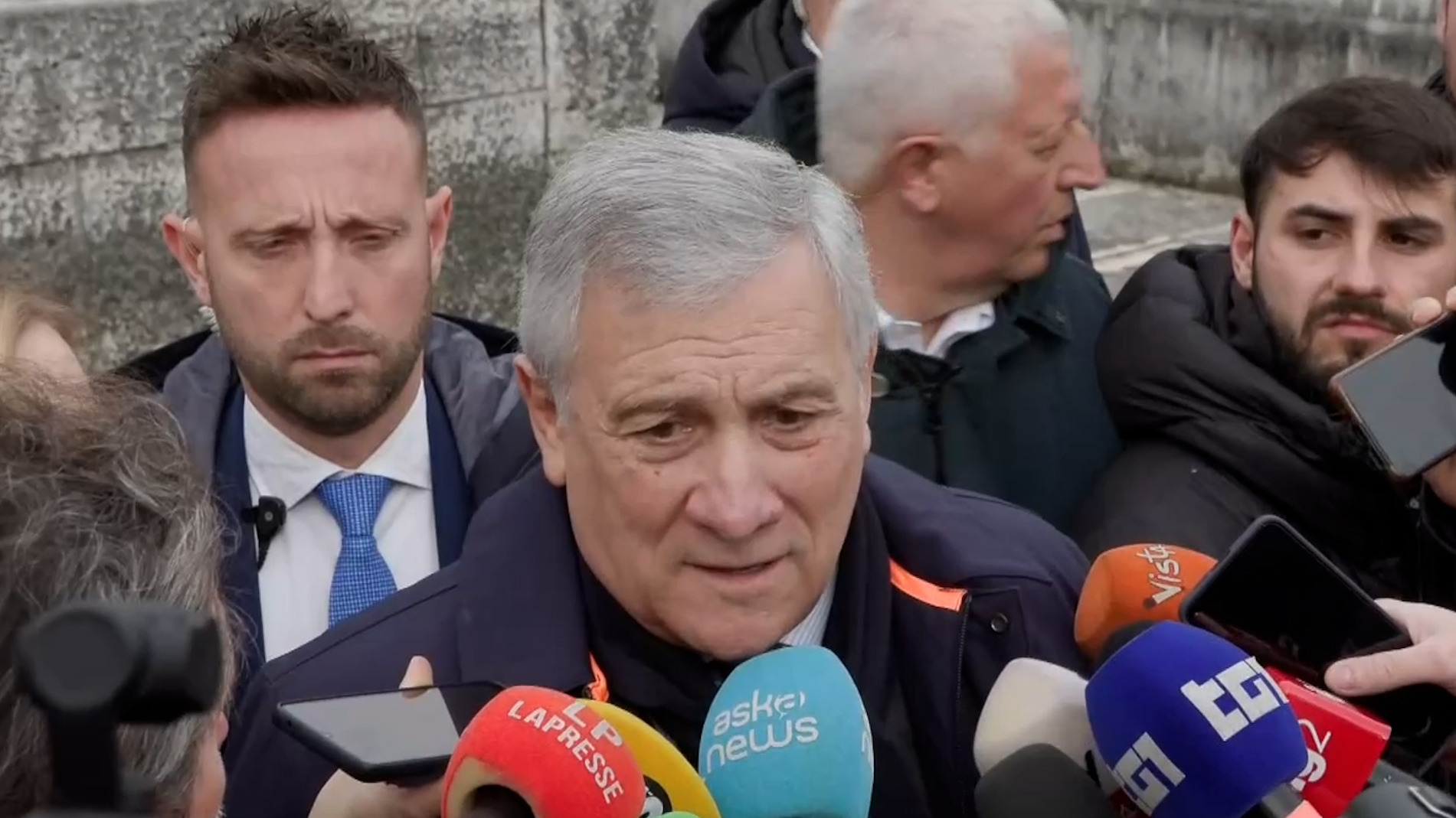 Trajani, ministro de Exteriores de Italia, explica la liberación de los presos italianos