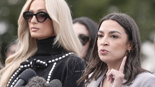 Paris Hilton contra los deepfakes pornográficos