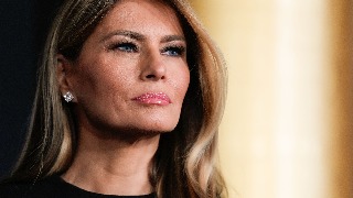 Melania Trump hace llamado a la unidad tras protestas