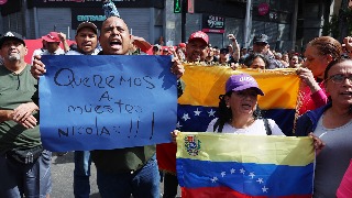 El chavismo sale a las calles de Caracas en defensa de Nicolás Maduro