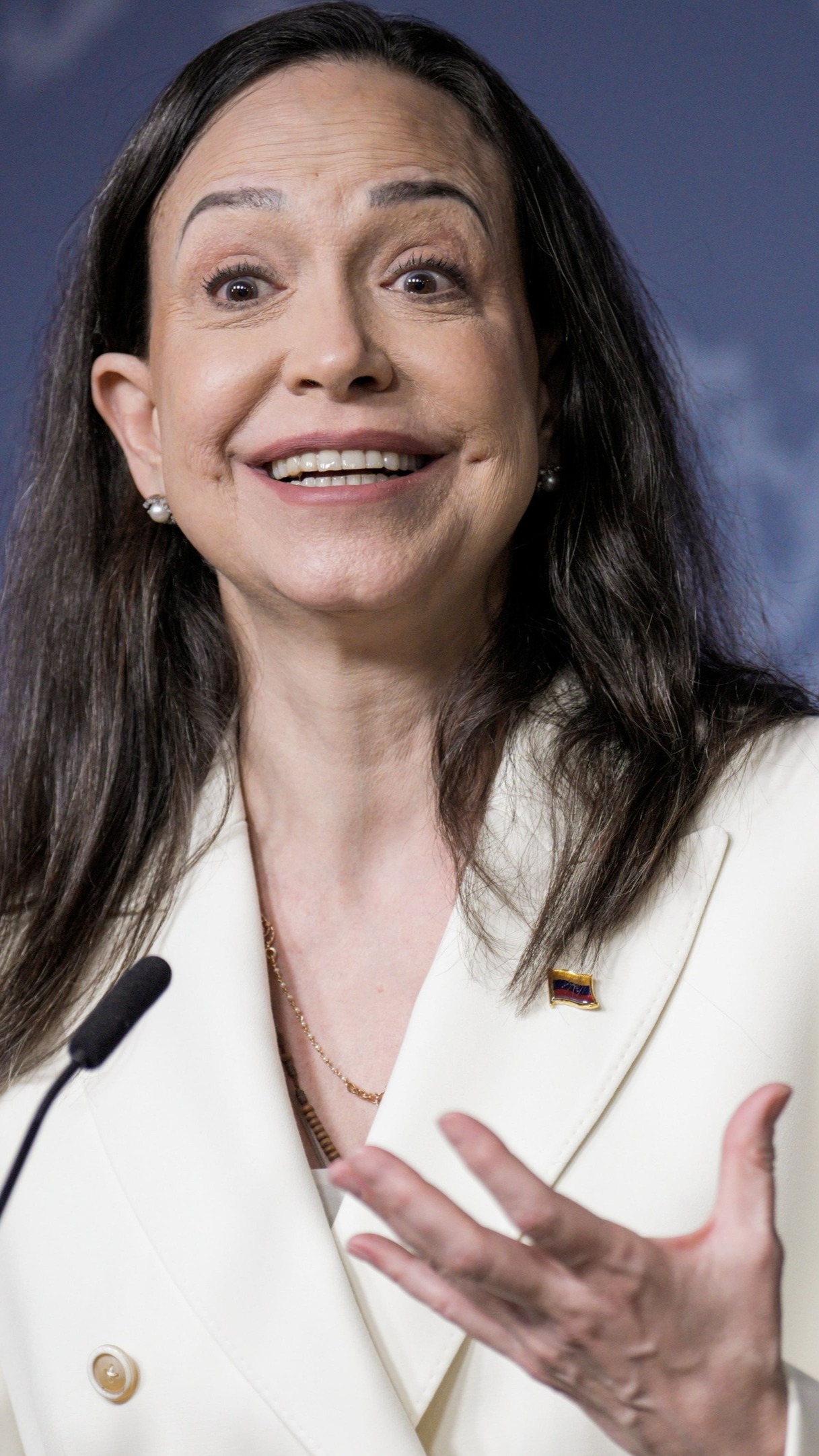 María Corina pide a venezolanos esperar instrucciones