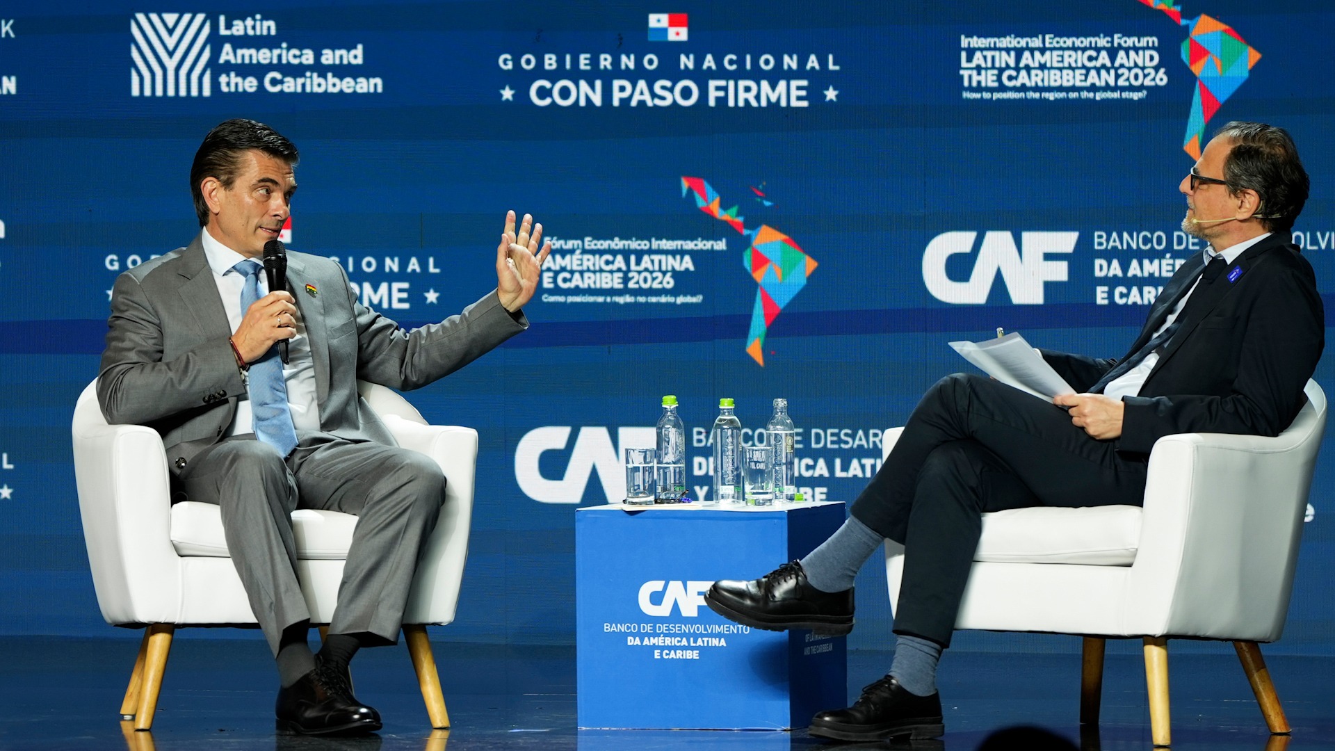 Rodrigo Paz con Jan Martínez Ahrens en el Foro Económico Internacional América Latina y el Caribe
