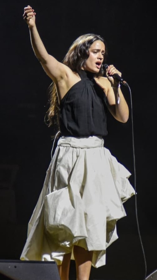 Rosalía irrumpe por sorpresa en el concierto por Palestina en Barcelona y canta ‘La Perla’’