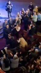 El exfiscal general es ovacionado en el Ateneo de Madrid