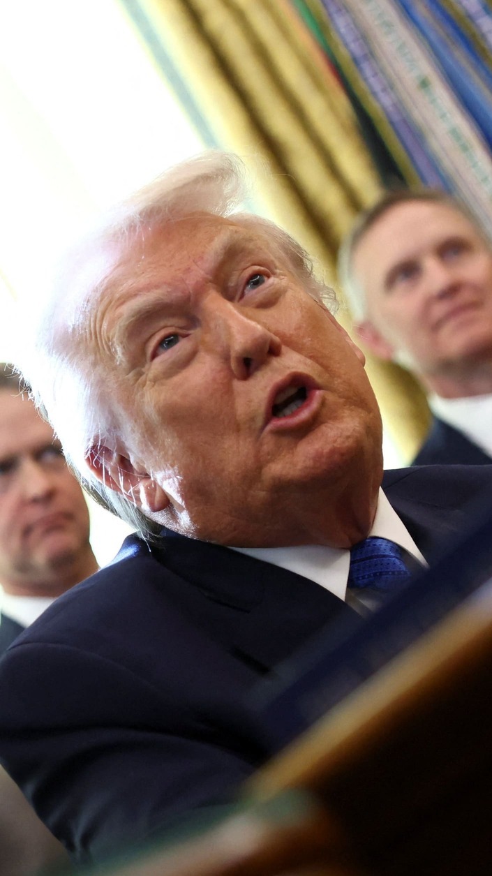 Donald Trump dice que no se quedó dormido en reunión